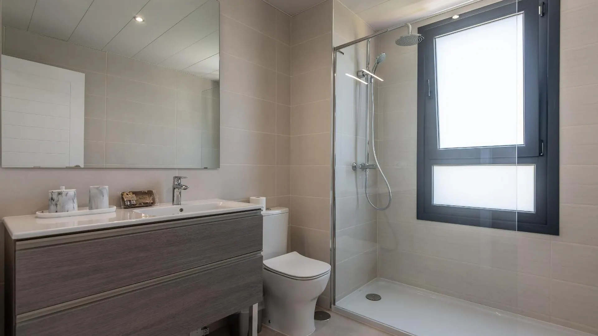 Apartment Los Flamencos By H - Playa De Los Haraganes Hlhf5201Pe72 Isla Canela