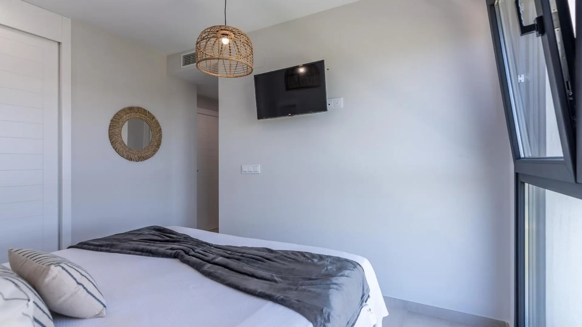 Апартаменты Los Flamencos By H - Playa De Los Haraganes Hlhf5201Pe72 Исла-Канела