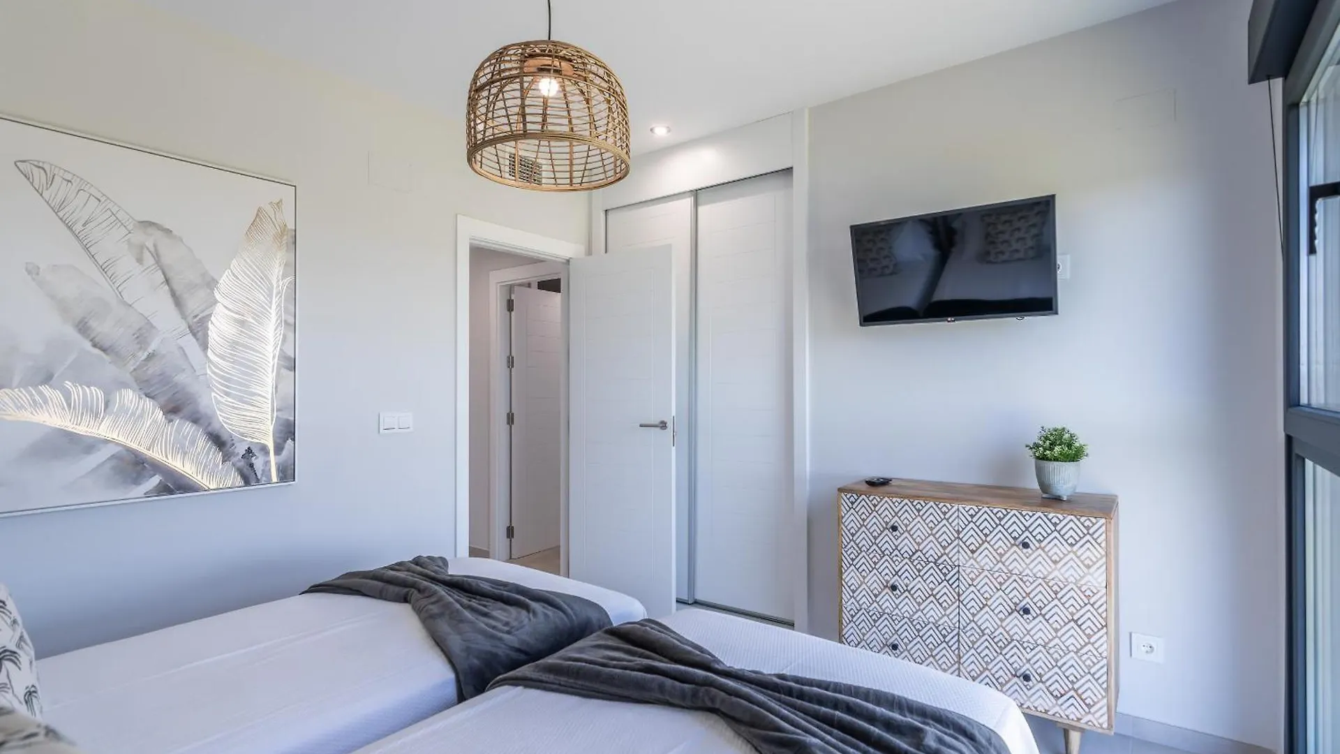 Apartamento Los Flamencos By H - Playa De Los Haraganes Hlhf5201Pe72 Isla Canela